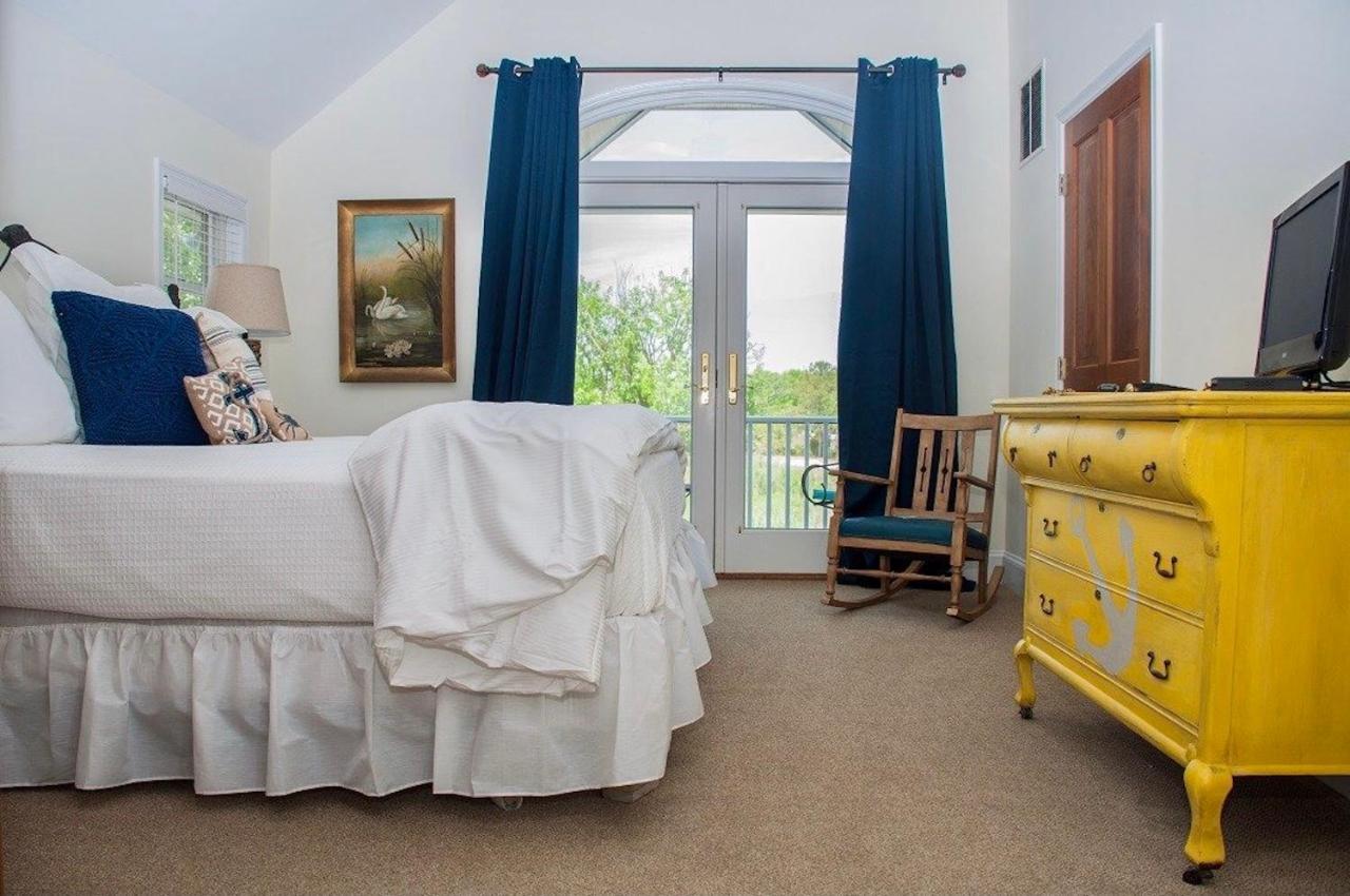 Inn At Haven Harbour Rock Hall Bagian luar foto